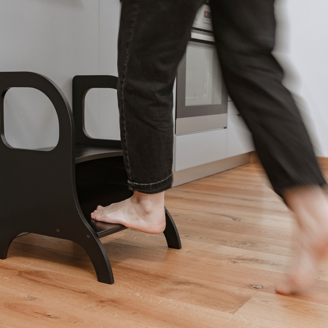 MIIMO® höjdjusterbar barnpall i svart från Ette Tete