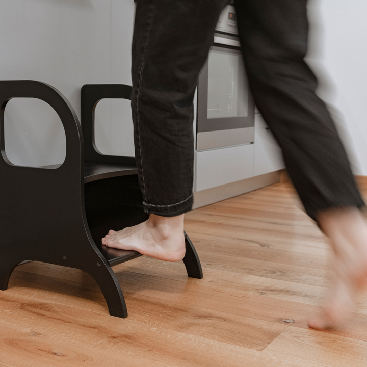 MIIMO® höjdjusterbar barnpall i svart från Ette Tete