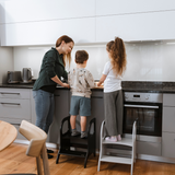 MIIMO® höjdjusterbar barnpall – Grå | Ette Tete