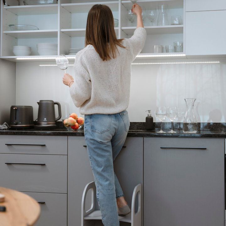MIIMO® höjdjusterbar barnpall i grå från Ette Tete