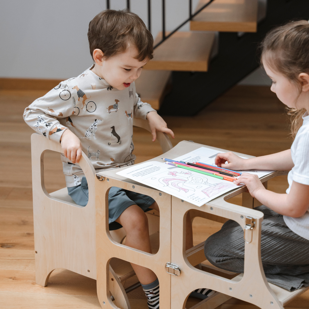 MIIMO® höjdjusterbar barnpall i naturfärgad björkplywood från Ette Tete