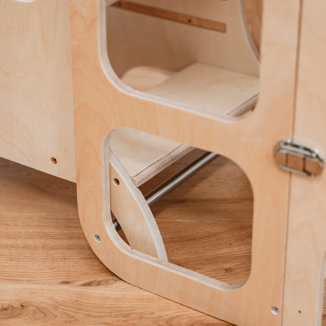 MIIMO® höjdjusterbar barnpall i naturfärgad björkplywood från Ette Tete