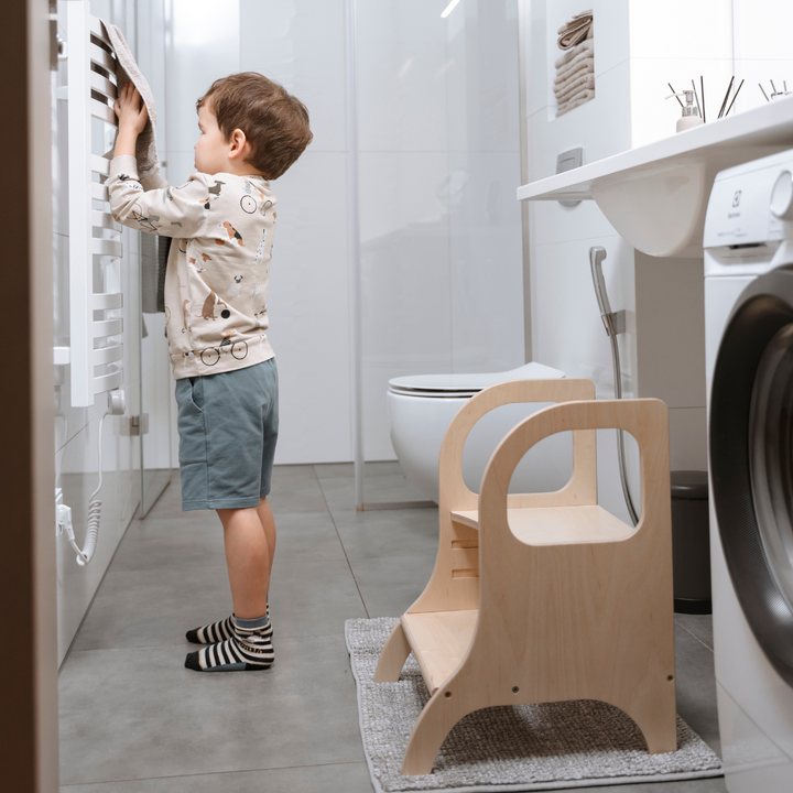 MIIMO® höjdjusterbar barnpall i naturfärgad björkplywood från Ette Tete