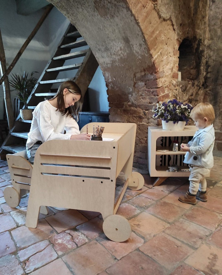 Bord och stol i Montessori stil - Wagon Wheel - Rootly - Montessori möbler