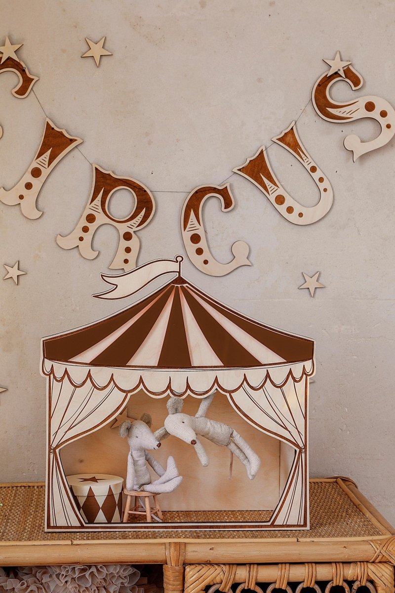 CIRKUS - Dekorativ trägirlang för barnrummet - Rootly - 