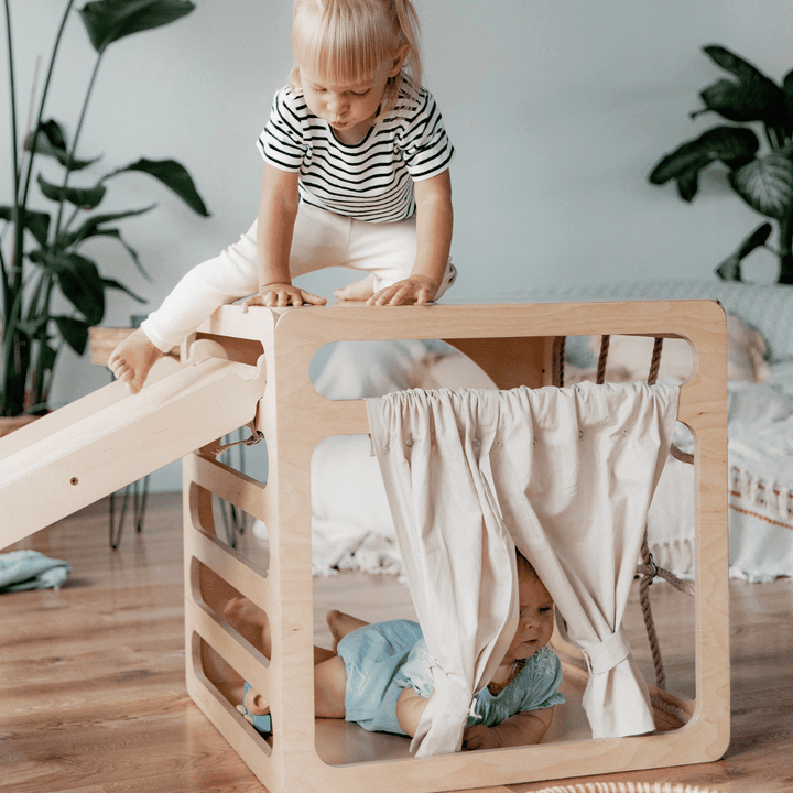 CUBITRI® klätterkub för lek med träfönster - Rootly - Klätterställningar
