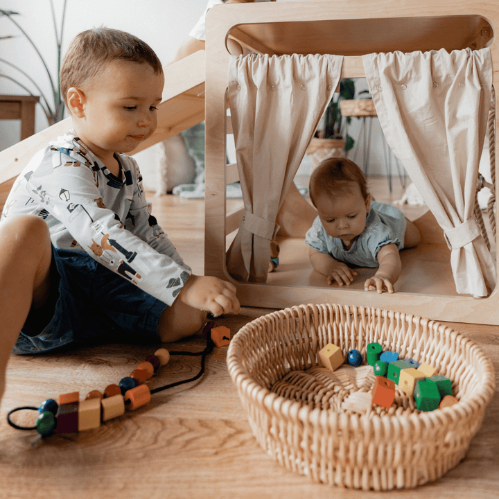 CUBITRI® klätterkub för lek med träfönster - Rootly - Klätterställningar