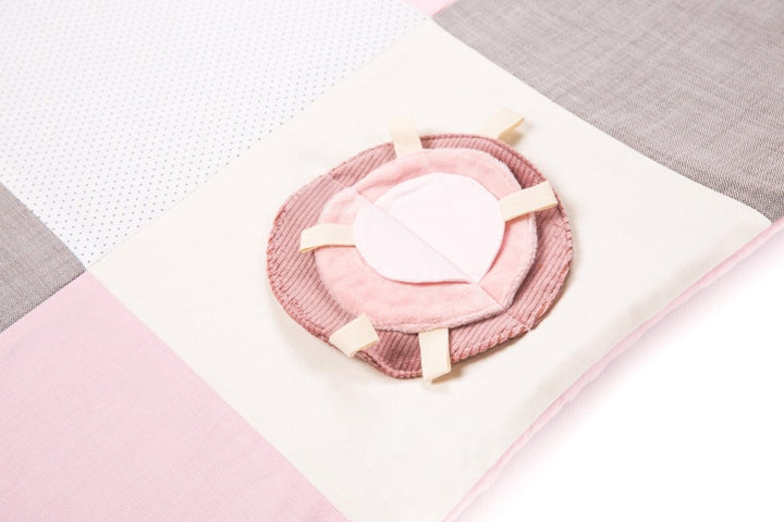 Ekologisk Liten Aktivitetsfilt För Bebis, 100x100 cm - Rosa - Rootly - Bebis