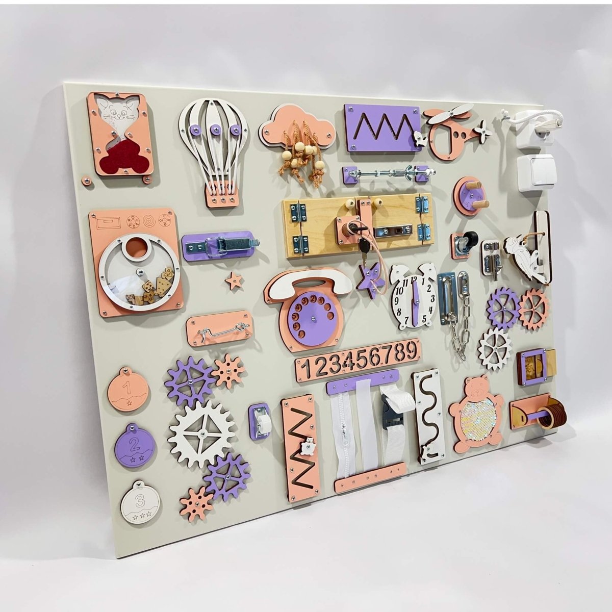 Extra stor Montessori aktivitetsbräda med sensoriska aktiviteter (60×80 cm) - Rootly - Montessori leksaker