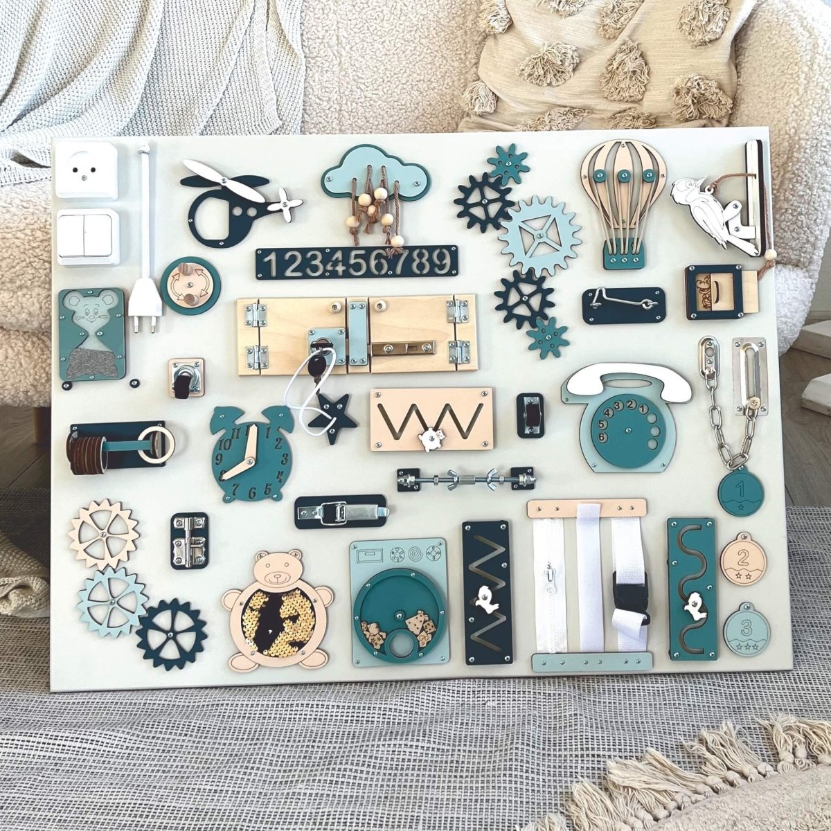 Extra stor Montessori aktivitetstavla (60×80 cm) - Rootly - Montessori leksaker