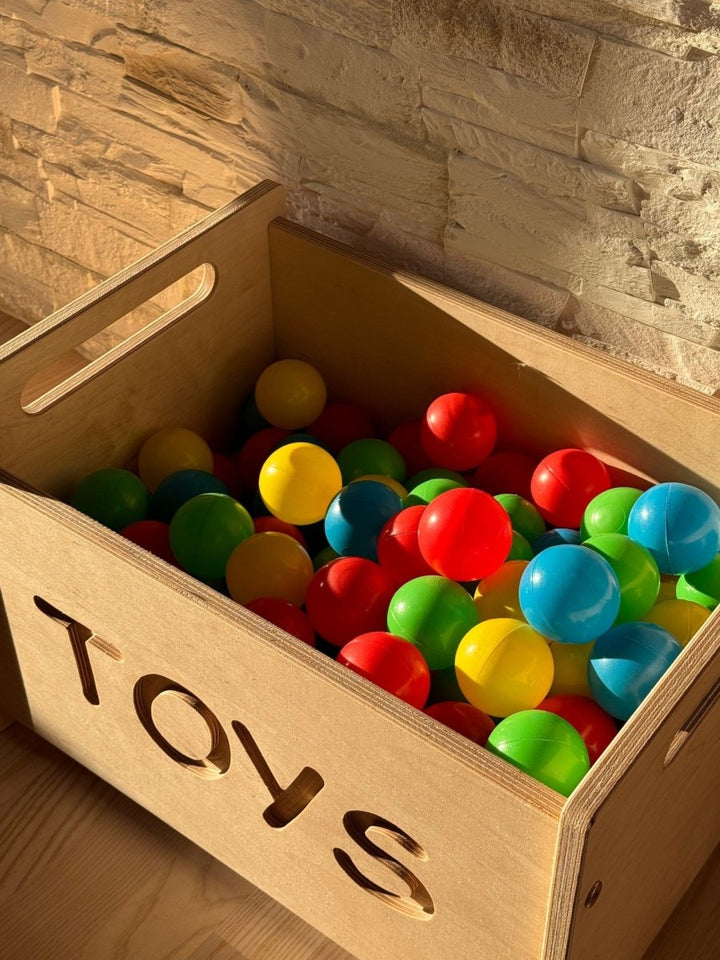 Förvaringslåda i trä - Enkel förvaring av leksaker i barnrummet - Rootly - Montessori möbler