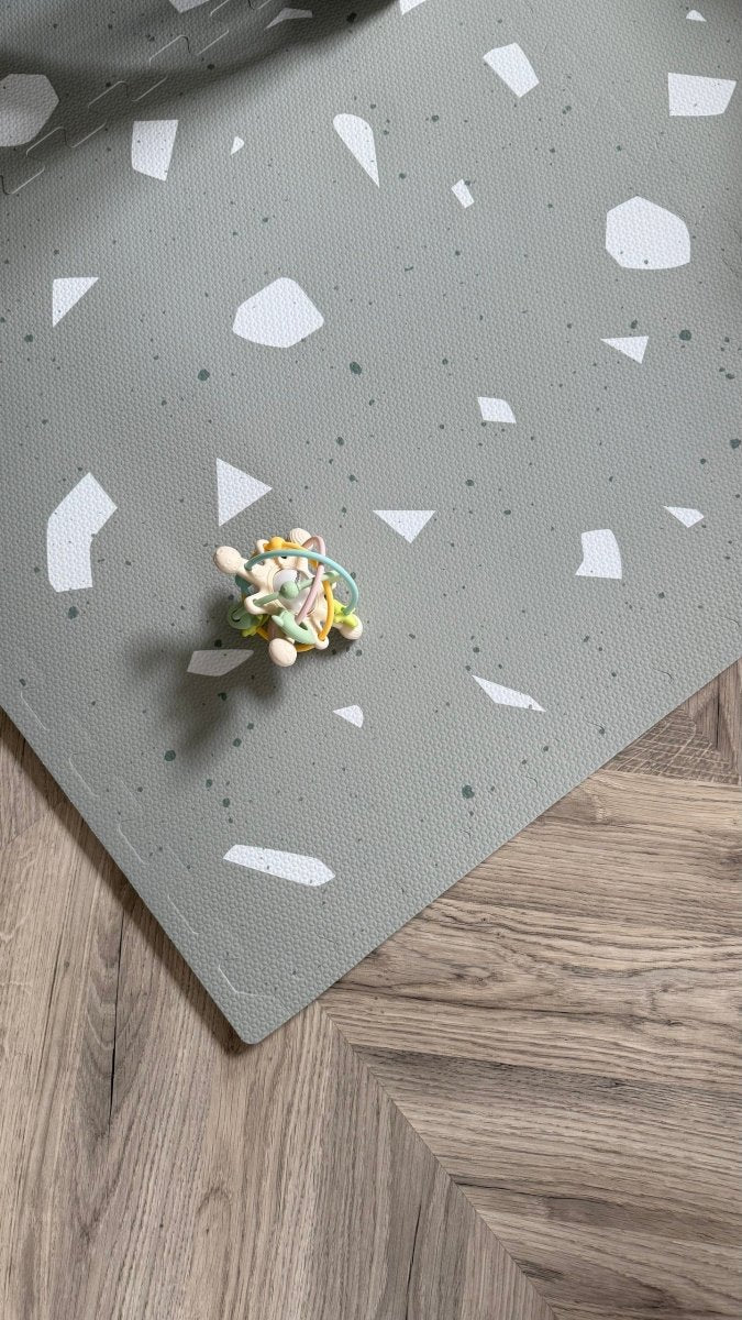 Giftfri Lekmatta Av Skumgummi - Terrazzo Sage - Rootly - Bebis