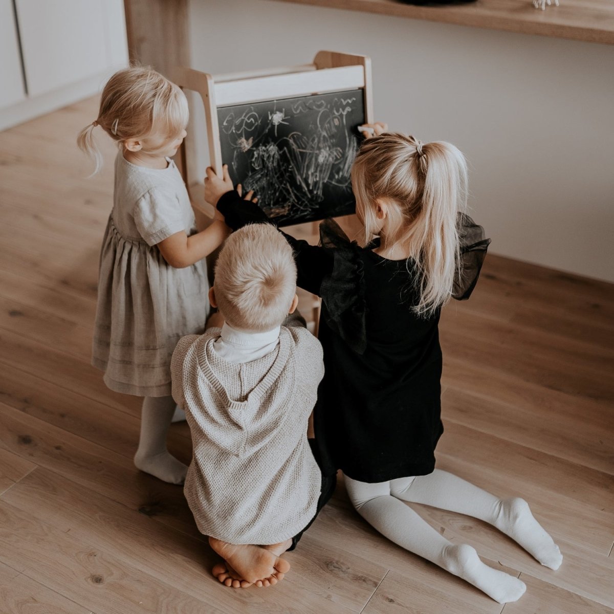 Handgjord Montessori Hjälpa - Till - Torn I Olika Färger Med Griffeltavla - Rootly - Stegpallar