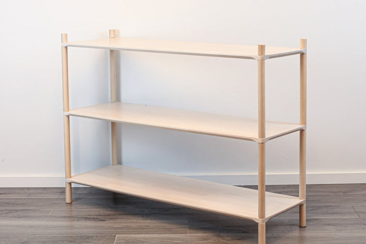 Handgjord Montessori Inspirerad Stor Hylla i Trä - 3 Hyllplan - Rootly - Montessori möbler