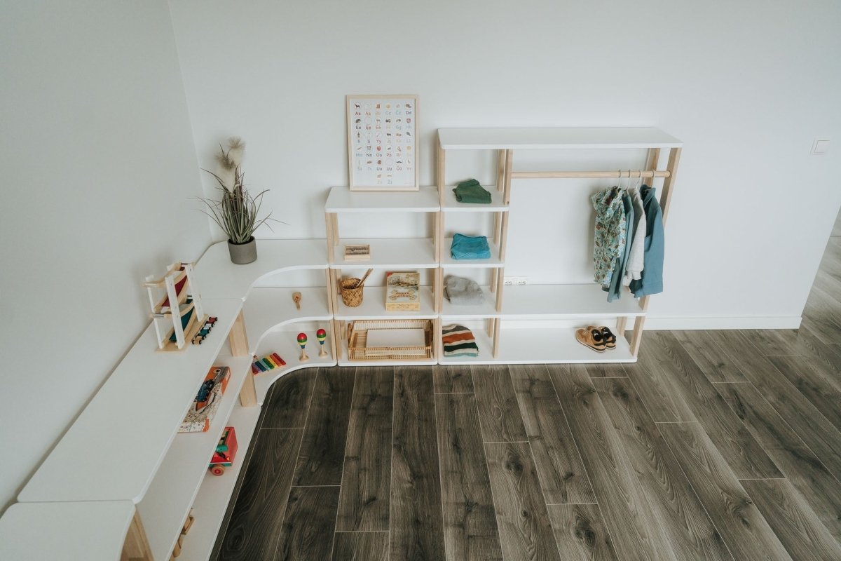 Handtillverkad Modulär Montessori Garderob - Rootly - 