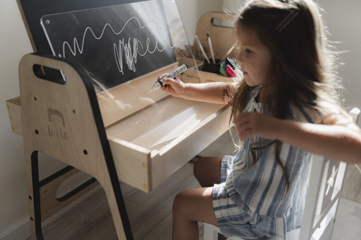 Kreativt bord för barn i Montessori stil - Rootly - Montessori möbler