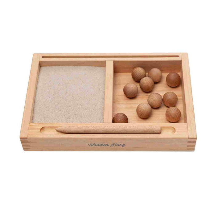 Liten Montessori sandskrivningslåda i trä med avdelare - Rootly - Träleksaker