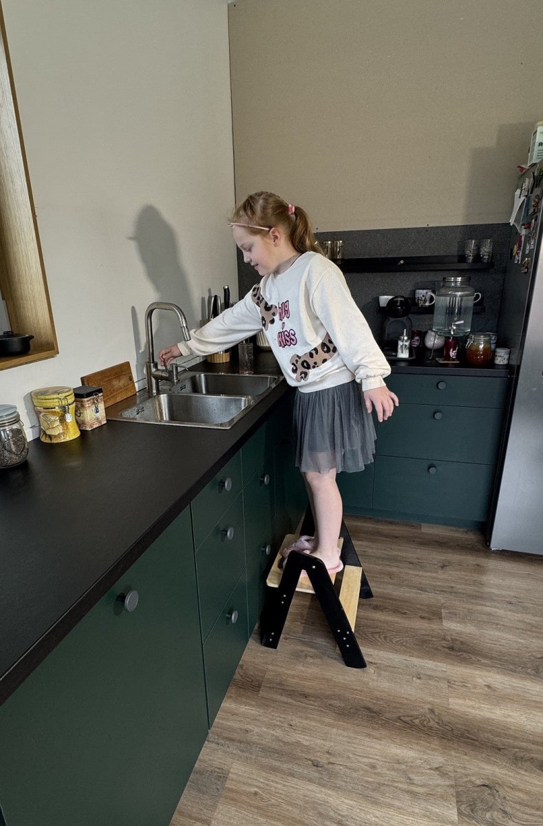 Liten platsbesparande vikbar pall för barn - Rootly - Stegpallar