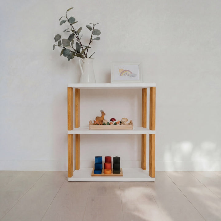 Modulär Montessori-minihylla i vit/brun olja med 3 öppna hyllplan i trä