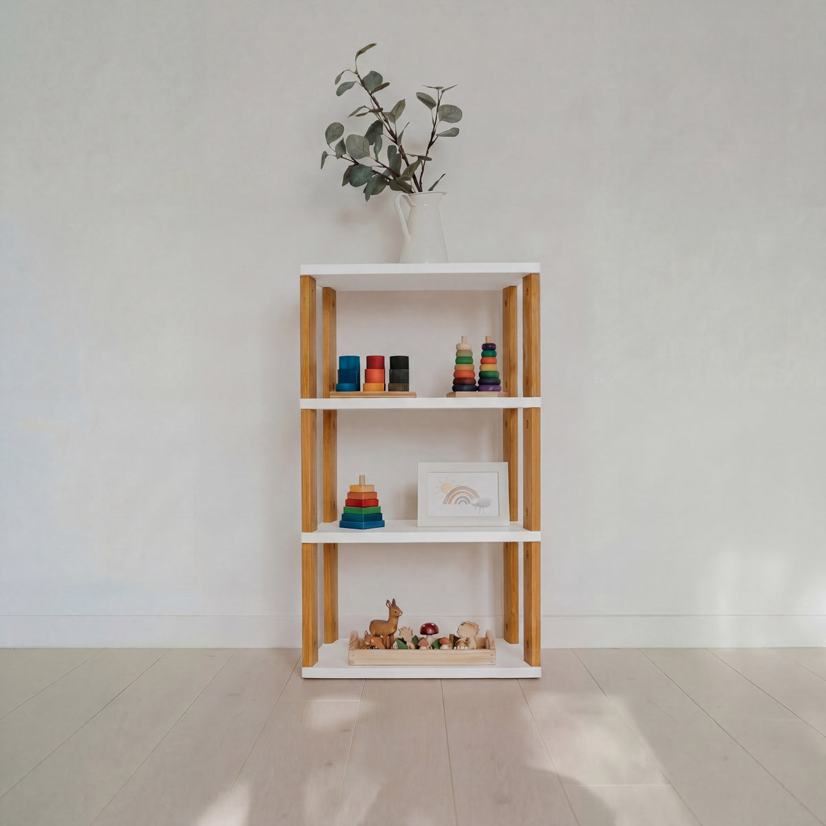 Modulär Montessori-minihylla i vit/brun olja med 4 öppna hyllplan i trä