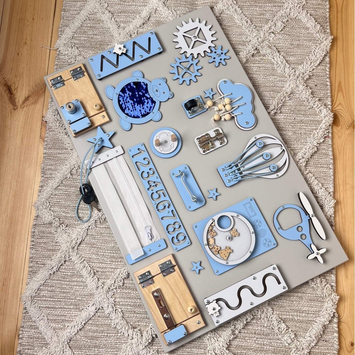 Montessori aktivitetsbräda för barn med dörrar och lås (40x60cm) - Rootly - Montessori leksaker
