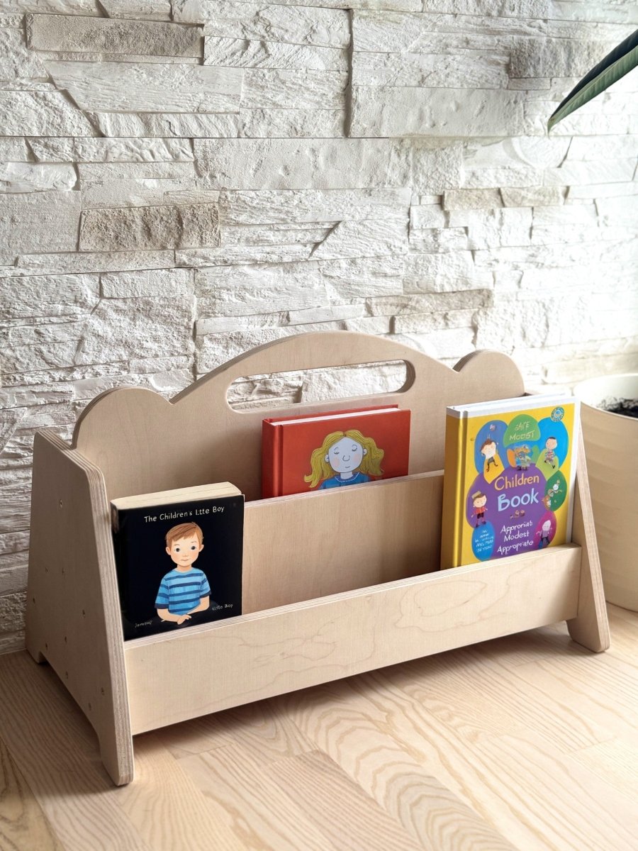 Montessori dubbelsidig bokdisplay i trä för barn - Finns i flera färger - Rootly - Montessori möbler