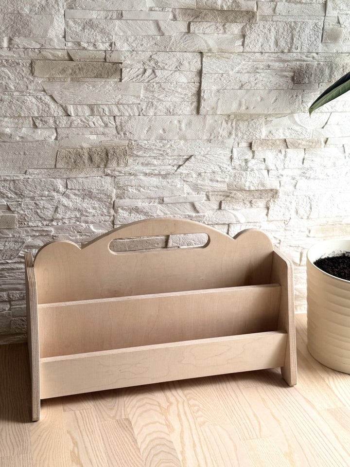 Montessori dubbelsidig bokdisplay i trä för barn - Finns i flera färger - Rootly - Montessori möbler