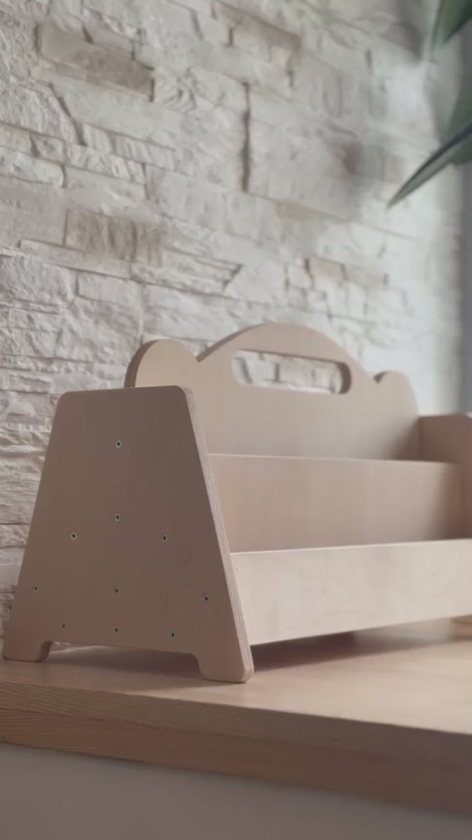 Montessori dubbelsidig bokdisplay i trä för barn - Finns i flera färger - Rootly - Montessori möbler