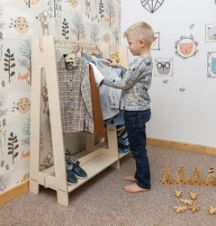Montessori Inspirerad Klädställning Med Hyllor För Barn - Rootly - Montessori möbler