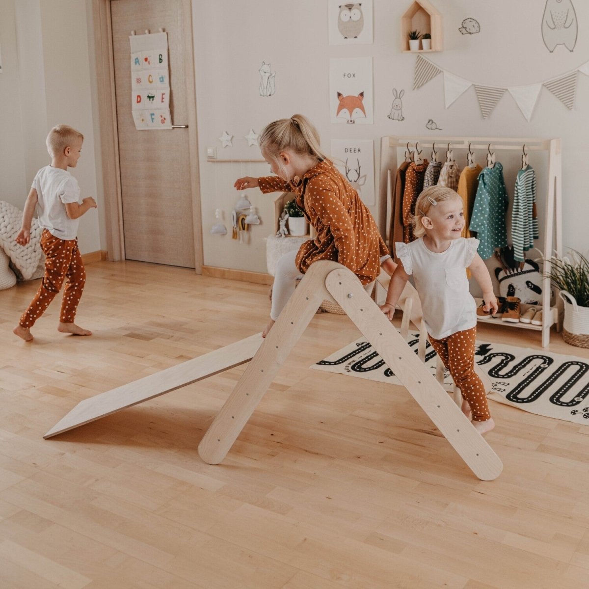 Montessori Klättertriangel Med Ramp - Rootly - 