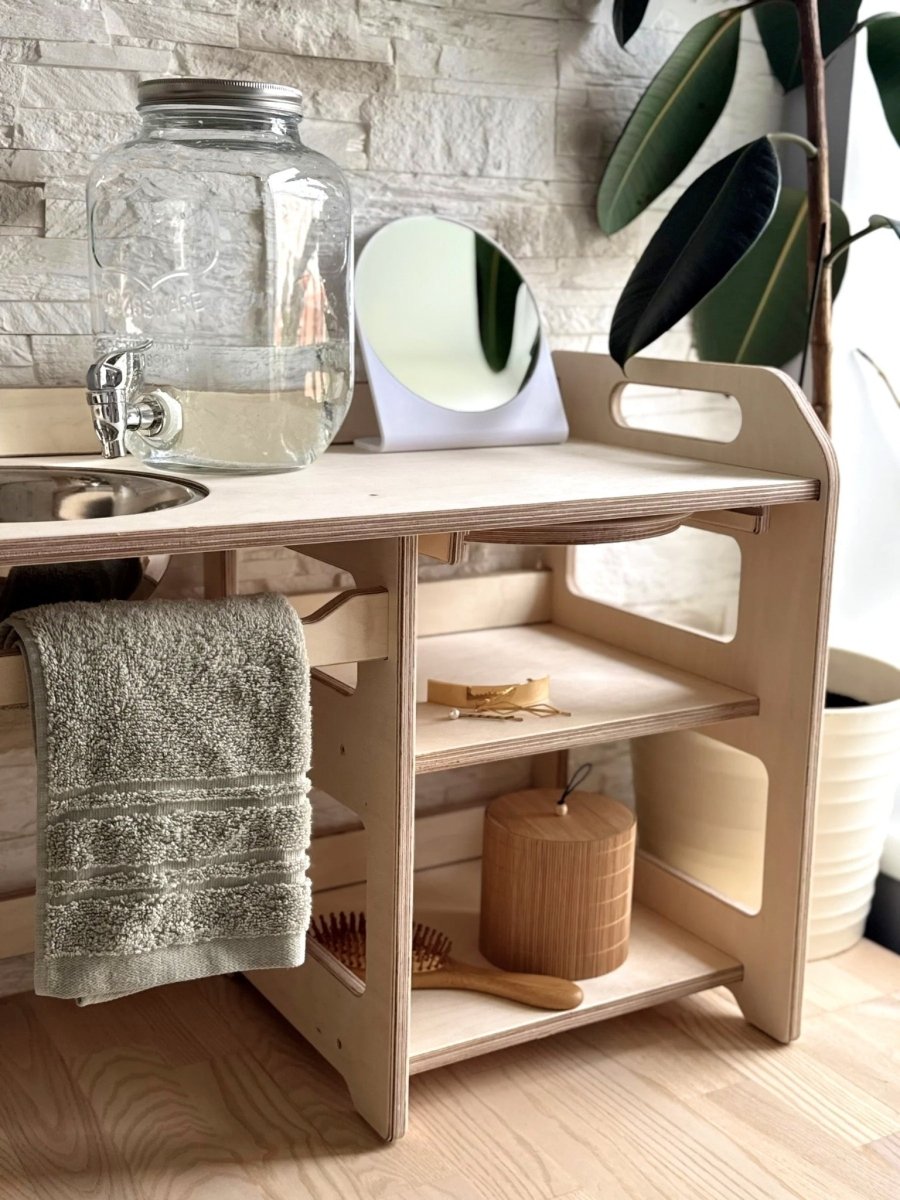 Montessori tvättställ i trä med förvaring för barn – Stor modell - Rootly - Montessori möbler