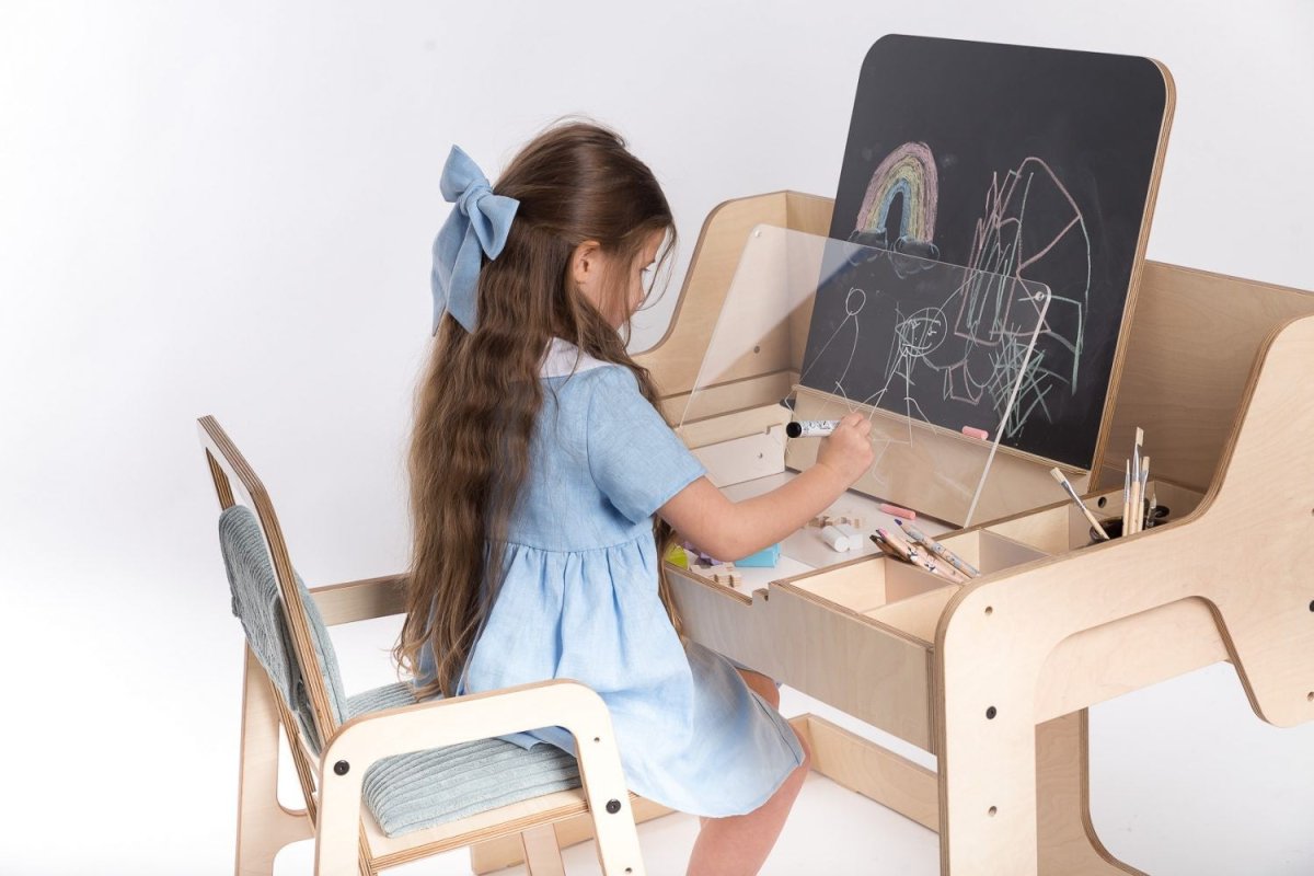 Multisensoriskt och kreativt bord för barn i Montessori stil - Rootly - Montessori möbler