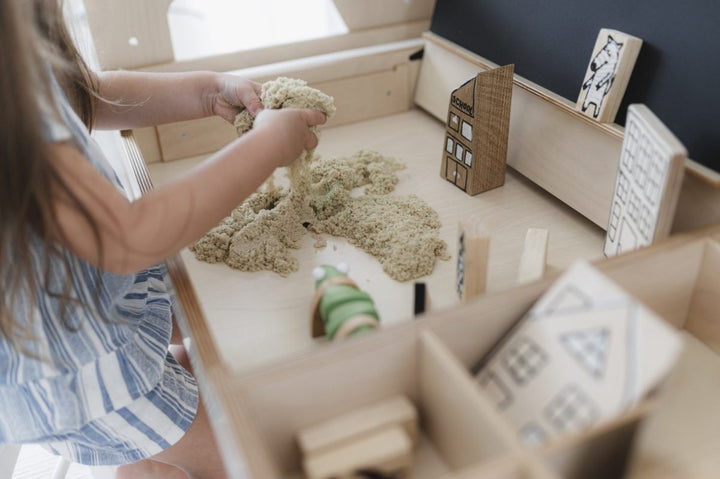 Multisensoriskt och kreativt bord för barn i Montessori stil - Rootly - Montessori möbler