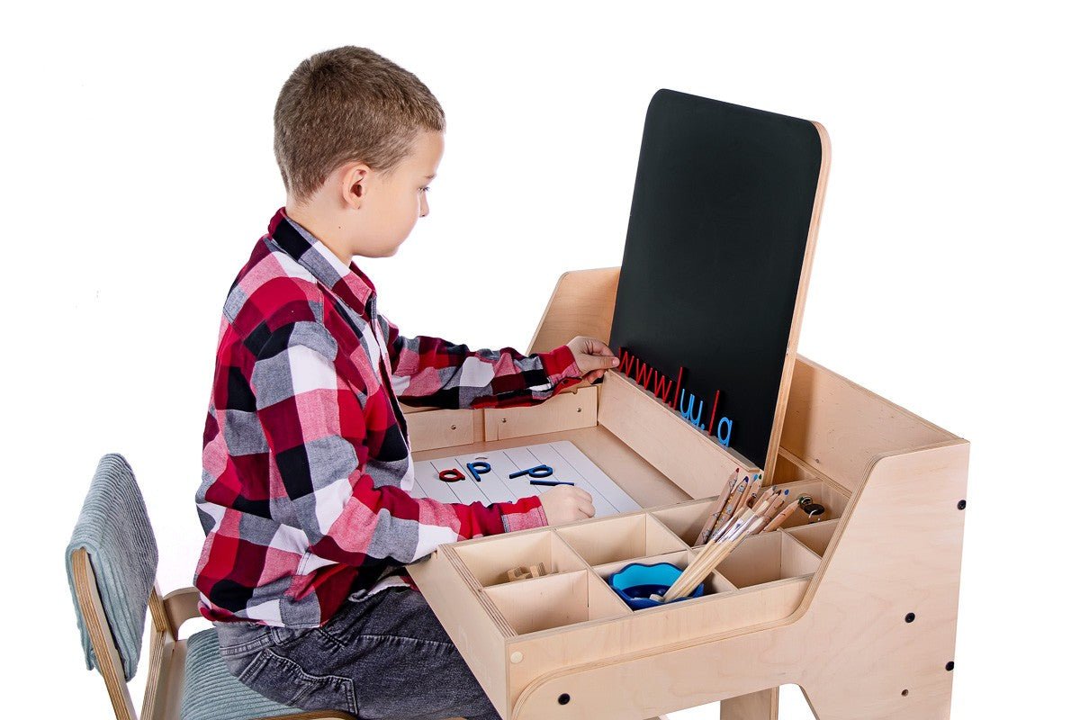 Multisensoriskt och kreativt bord för barn i Montessori stil - Rootly - Montessori möbler