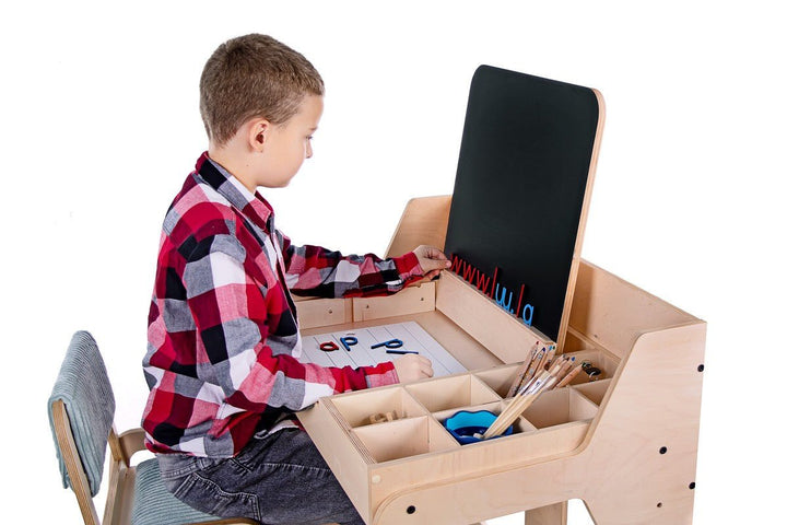 Multisensoriskt och kreativt bord för barn i Montessori stil - Rootly - Montessori möbler