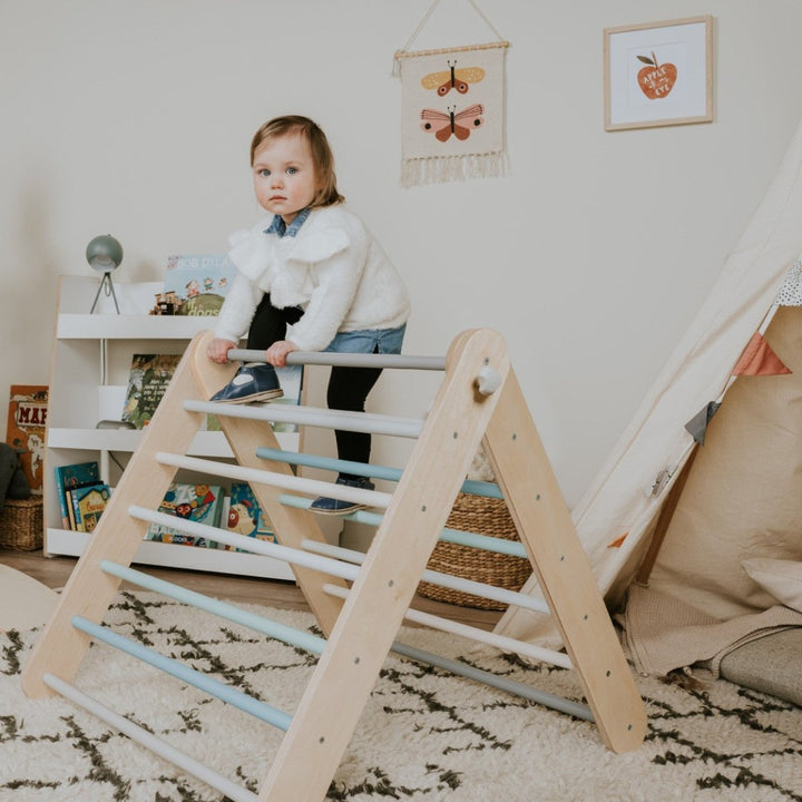 Pastellfärgad Ribbstol och Pikler Triangel - Rootly-Pikler Trianglar