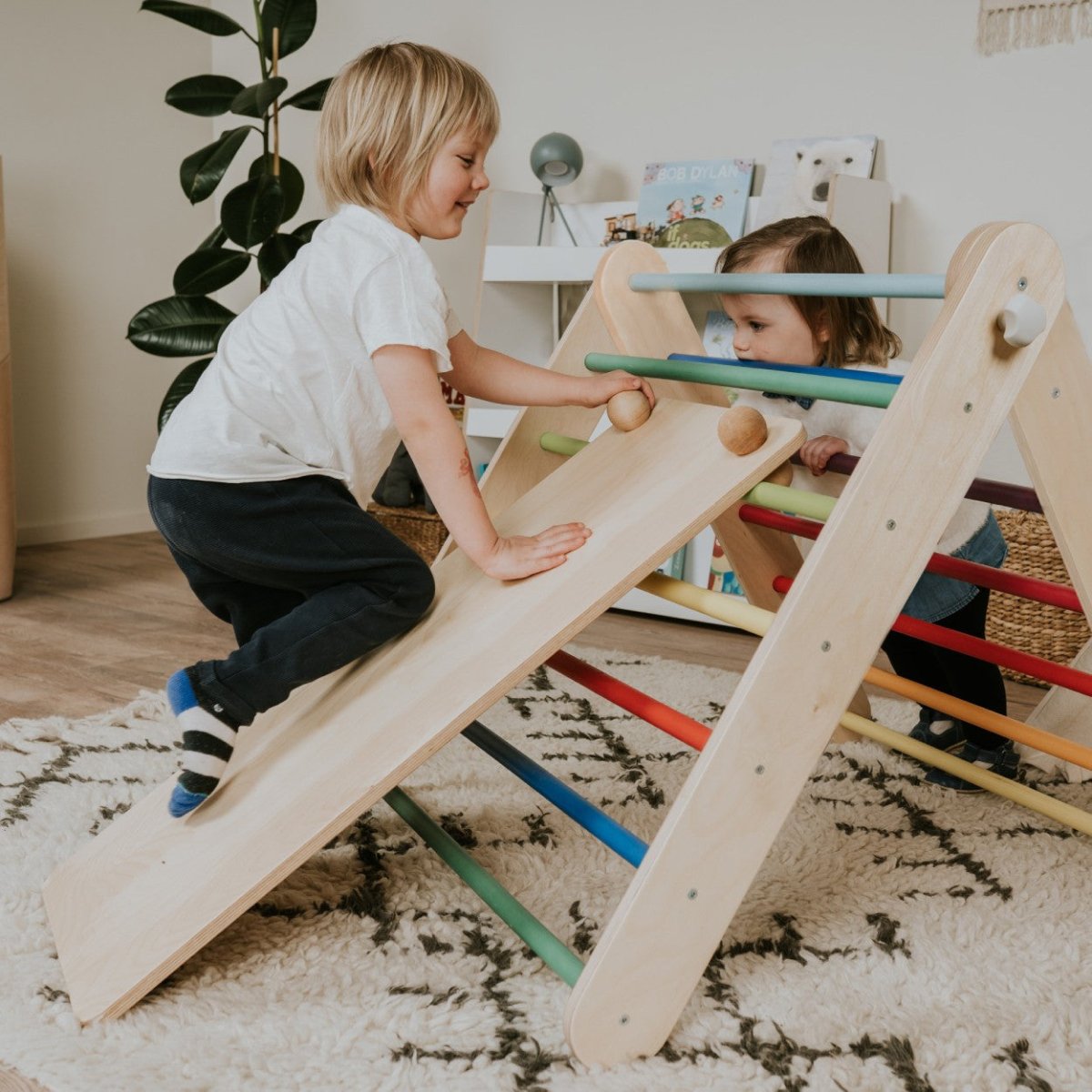 Ramp till leg&go Pikler Triangel och Ribbstoll - Regnbåge - Rootly-Pikler Trianglar