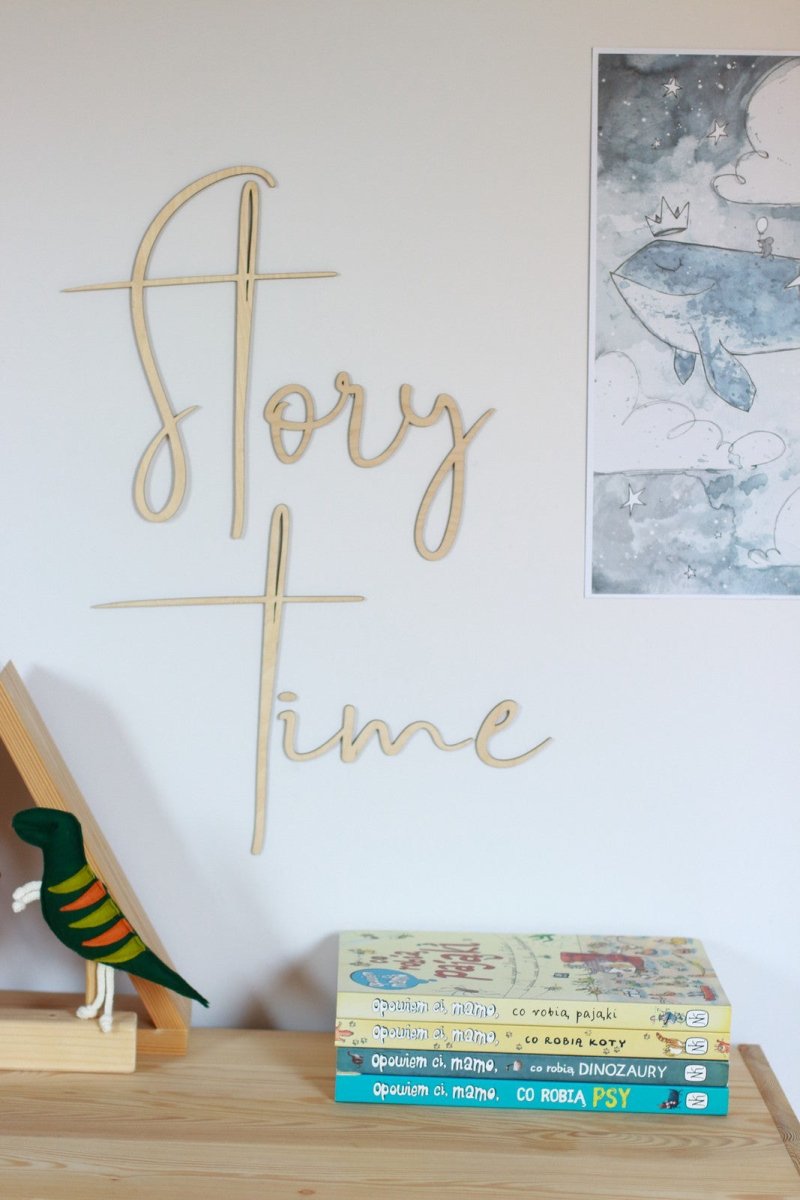 Story Time - Väggdekoration i Trä - Rootly - 