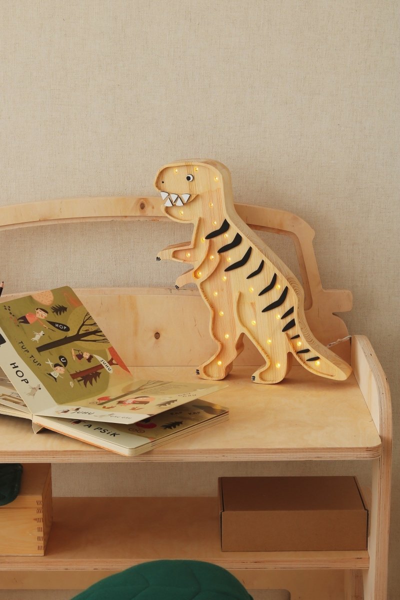 T - Rex Nattlamp i trä - Rootly - LAMPOR